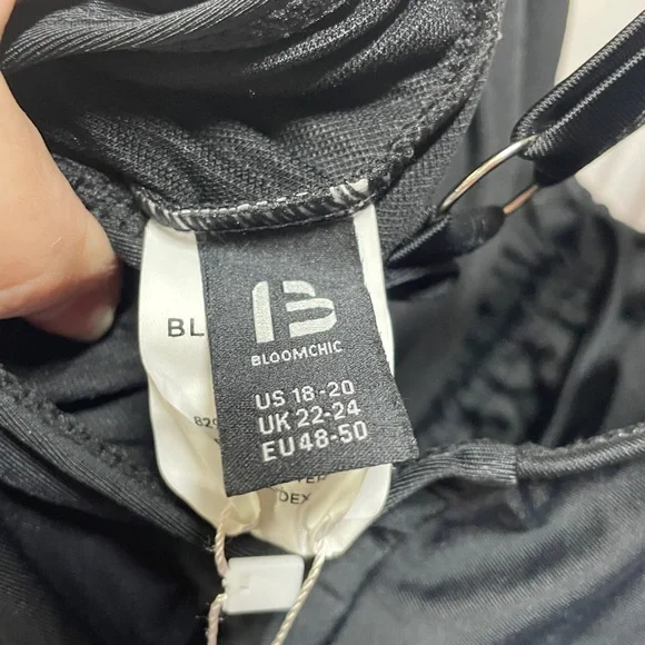 BloomChic Black Swim Dress with Tropical Accents 18/20 - Picture 8 of 13